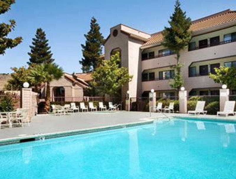 Courtyard Vallejo Napa Valley Экстерьер фото